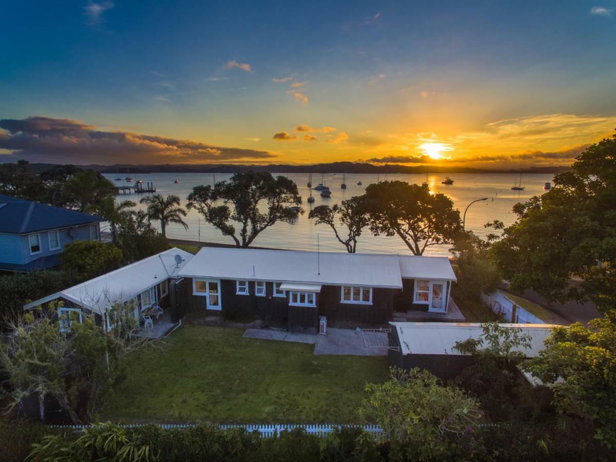 Russell Boathouse Villa Exterior photo